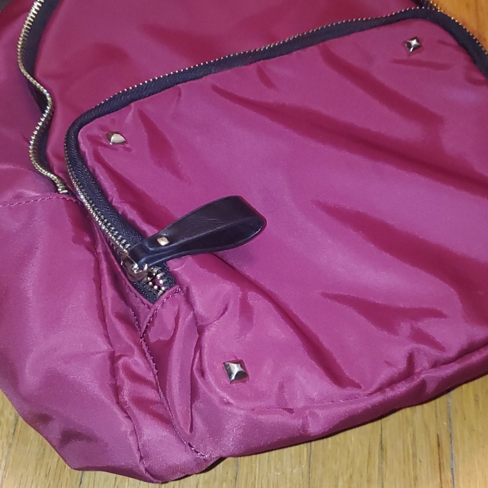 Backpack 🎒 - Picture 2 of 12